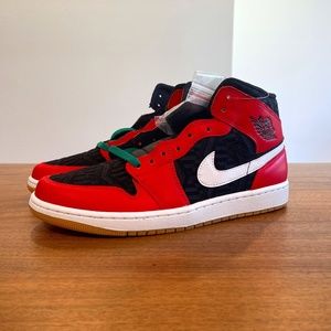 NEW Air Jordan 1 Mid SE - Red/Wht/Blk - Size M10/W11.5